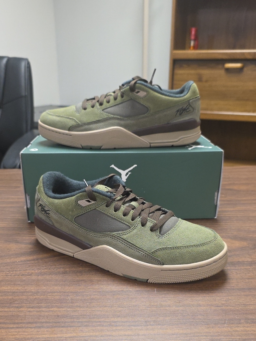 Jordan Flight Court Medium Olive/Baroque Brown HF3255-202 Men's 9.5 New